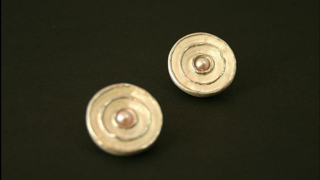 090